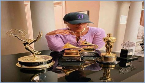 Jennifer Hudson got a little ’17’ charm to celebrate her EGOT